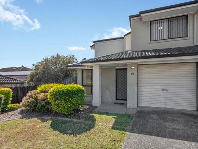 Townhouse for sale in Toombul, Queensland