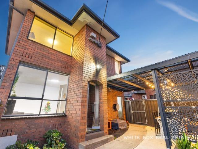 Townhouse for sale in Camerons Creek, Victoria