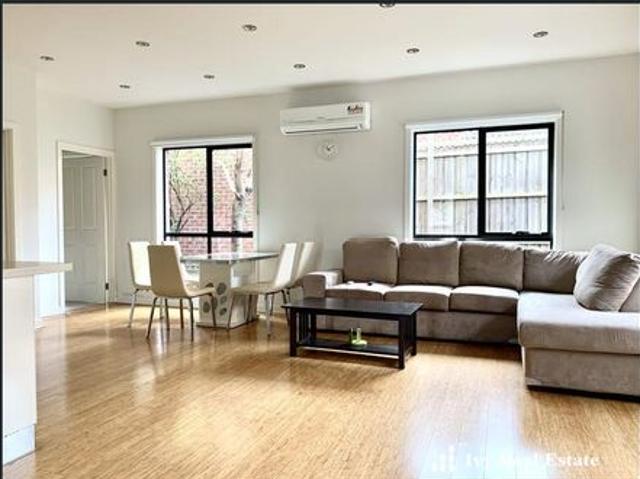 Townhouse for rent in Camerons Creek, Victoria