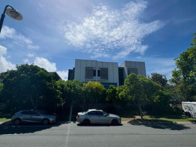 Townhouse for rent in Kings Creek, Queensland