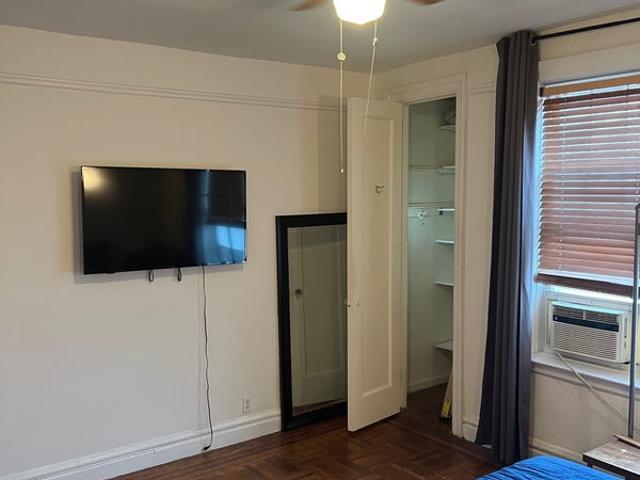 Room for rent in The Bronx, Arverne