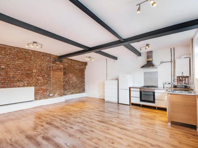 Studio for rent in Palmers Green, Greater London