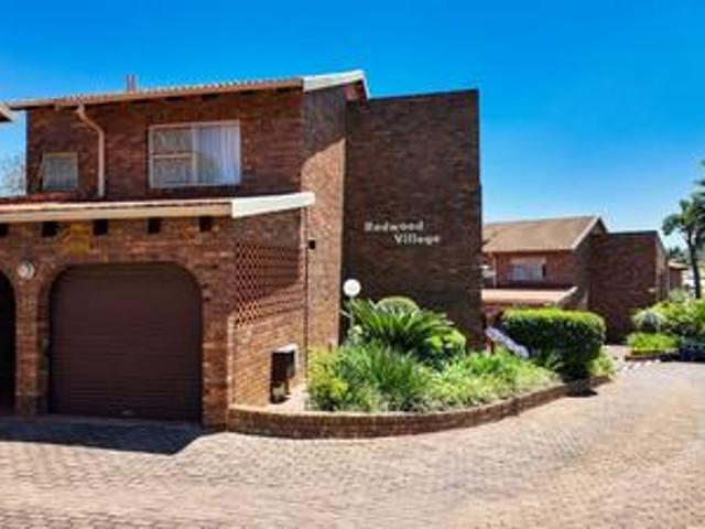 Townhouse for sale in Vosloorus, Gauteng