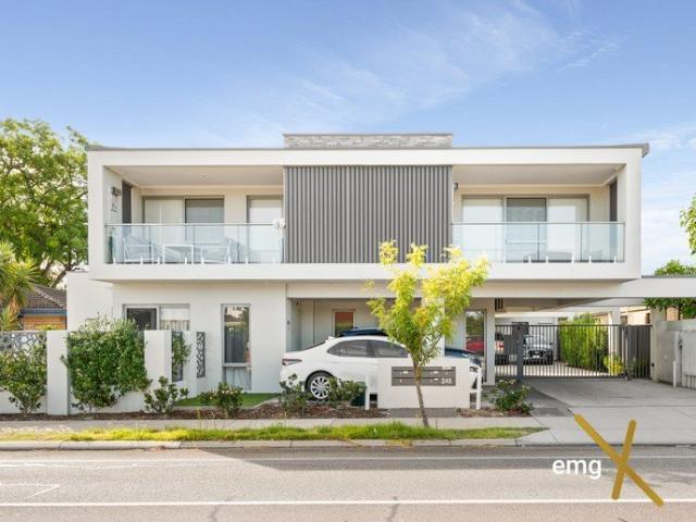 Apartment for sale in Cloverdale, City of Belmont