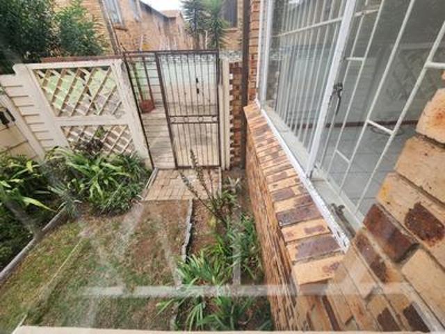 Apartment for sale in Mohlakeng, Gauteng