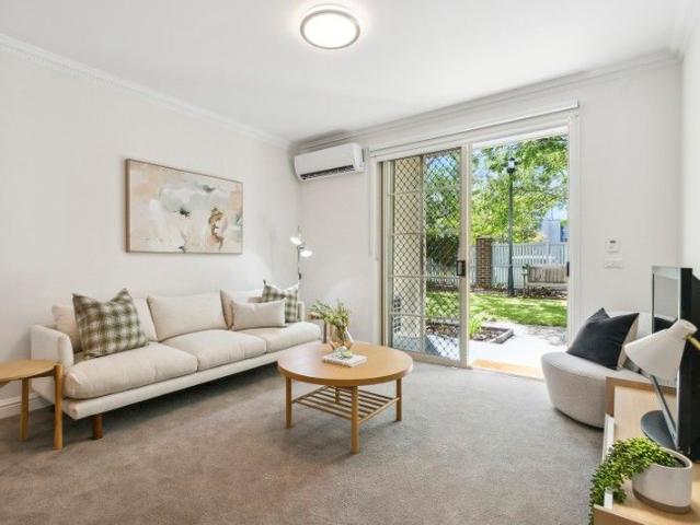 House for sale in Hampton
