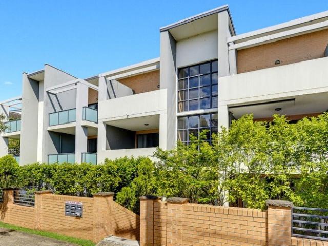 Apartment for rent in Mays Hill, Sydney