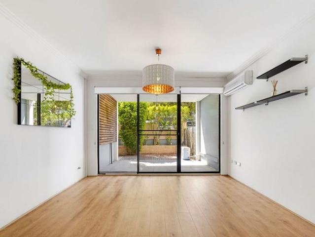 Apartment for rent in Mays Hill, Sydney