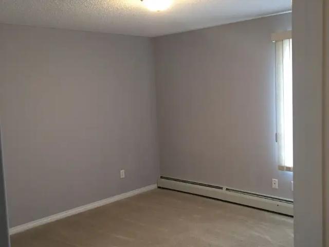 Condo for rent in The Hamptons, Edmonton