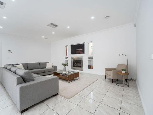 House for rent in Roxburgh Park, Melbourne