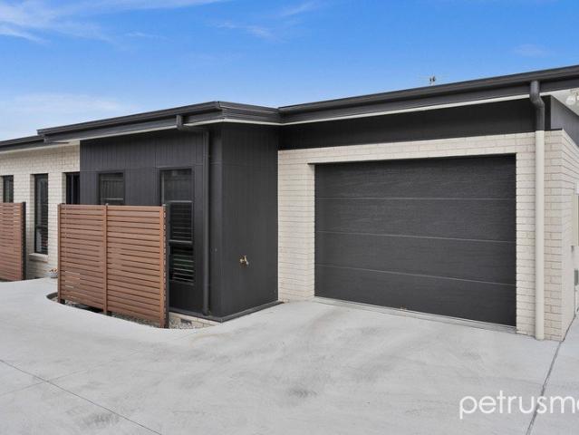 Apartment for rent in Old Beach, Hobart