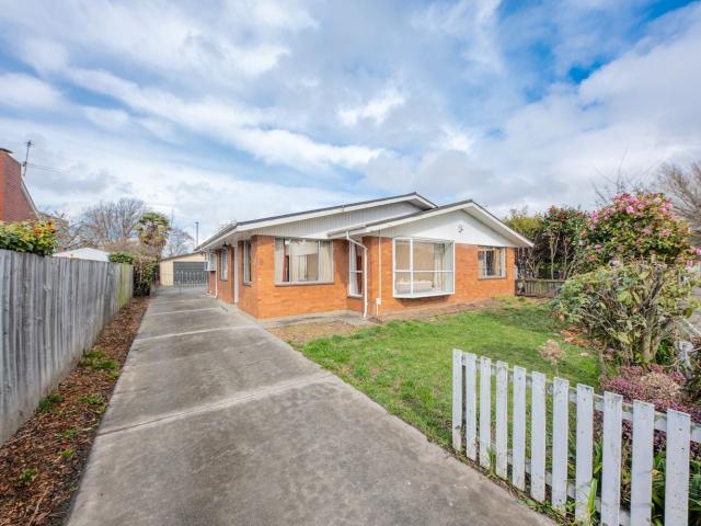House for rent in Chaslands, Canterbury