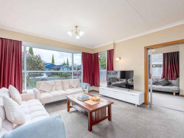 House for rent in Chaslands, Canterbury