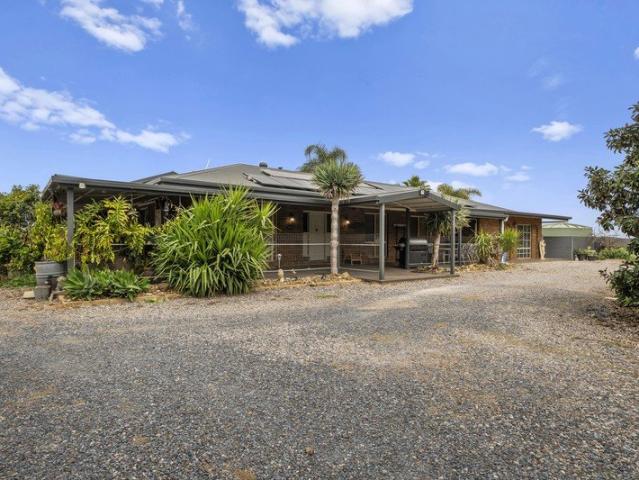 Cottage for sale in Kaarimba, Victoria