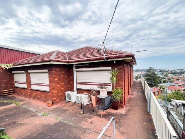 House for rent in Wollongong West, New South Wales