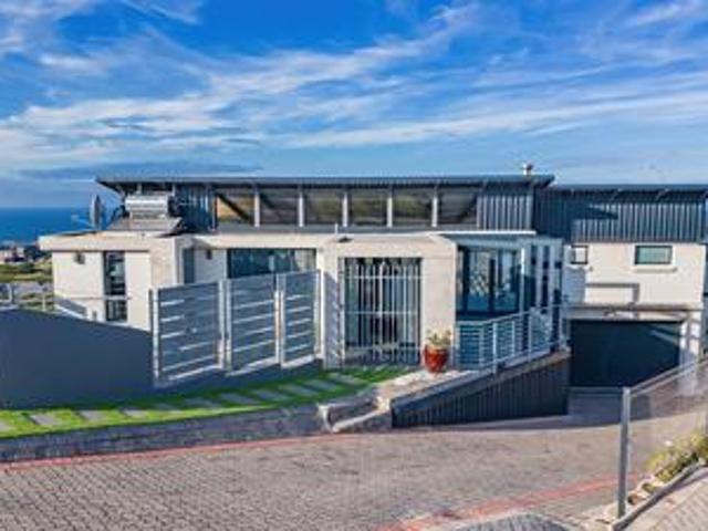 House for sale in Groot Brak Rivier, Western Cape