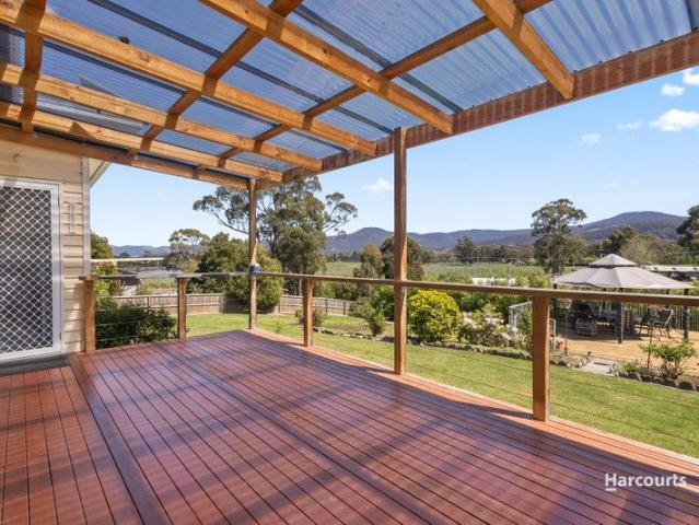 House for sale in Lower Longley, Grove