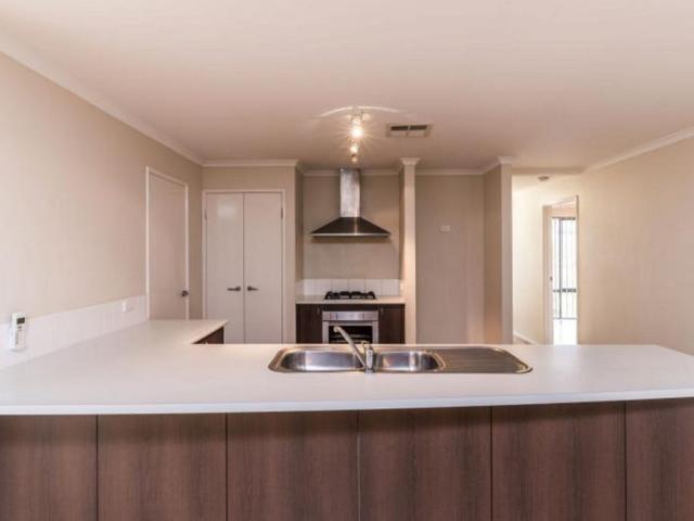 House for rent in Queens Park, Western Australia