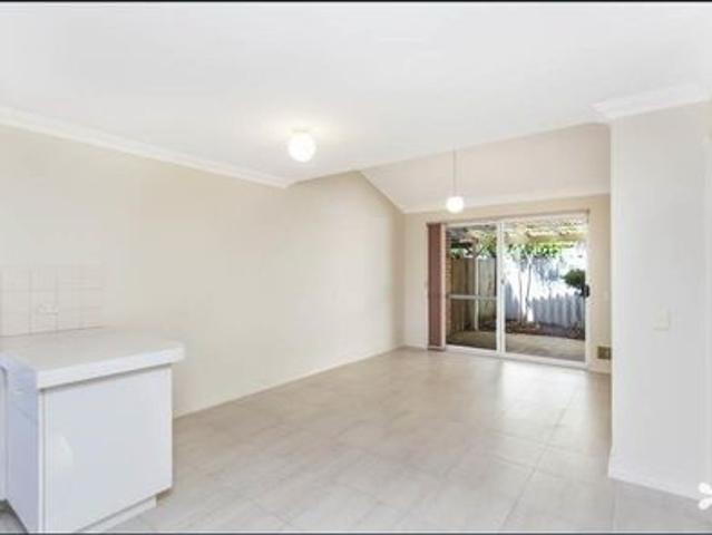 Townhouse for rent in Como, Western Australia
