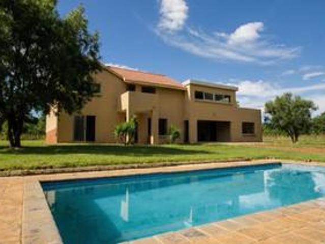 Farm for sale in Pretoria, City of Tshwane Metropolitan Municipality