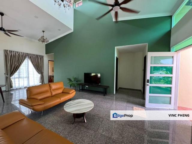 House for sale in Malaka