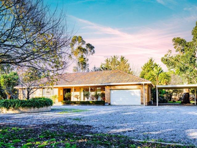 Cottage for rent in Camerons Creek, Victoria