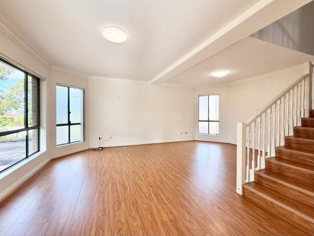 Townhouse for rent in Sydney, New South Wales