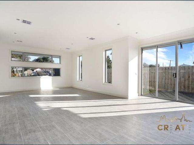 Townhouse for rent in Albion, Melbourne