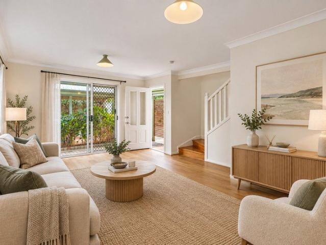 Townhouse for rent in Fairfield, Greater Brisbane