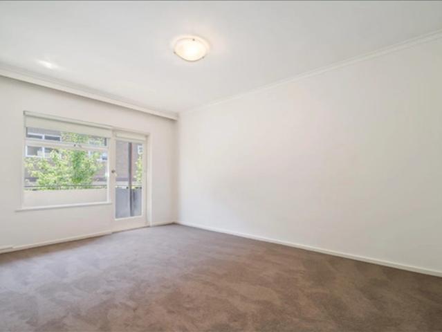 Apartment for rent in St Kilda East, Melbourne