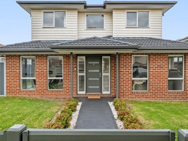 Townhouse for sale in Camerons Creek, Victoria