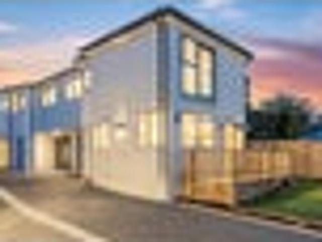 Townhouse for sale in Lynfield