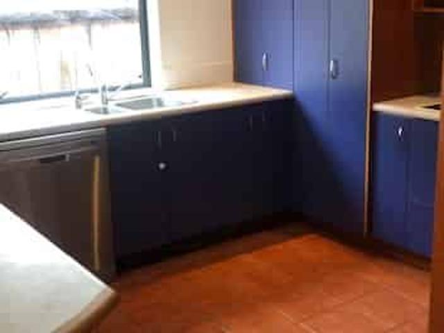 House for rent in Paremoremo