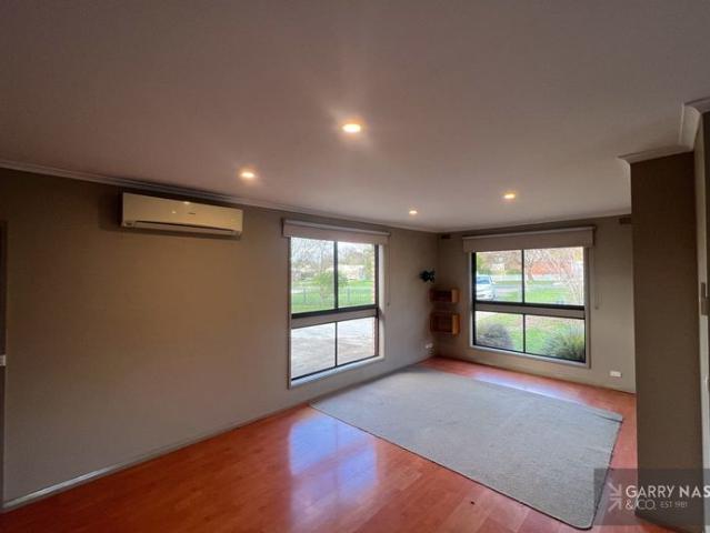 House for rent in Victoria