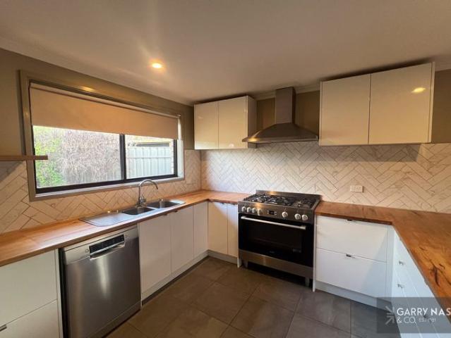 House for rent in Victoria