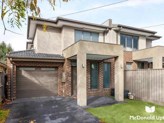 Townhouse for sale in Camerons Creek, Victoria