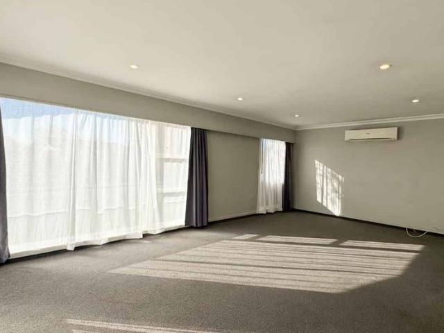 House for rent in Chaslands, Canterbury