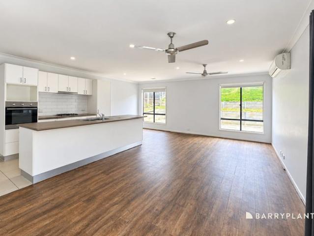 House for rent in Churchill, Victoria