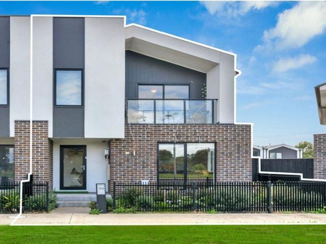 Townhouse for sale in Camerons Creek, Victoria