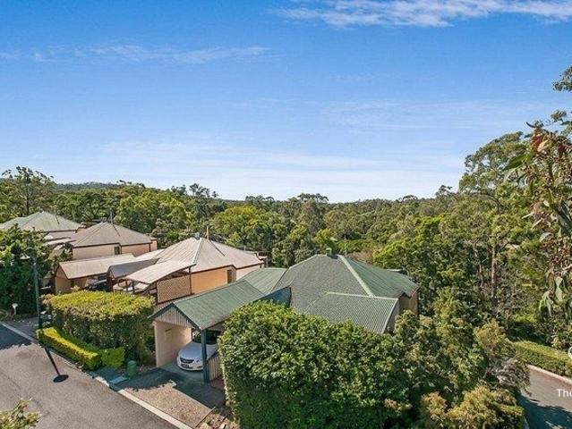 Townhouse for rent in Toombul, Queensland