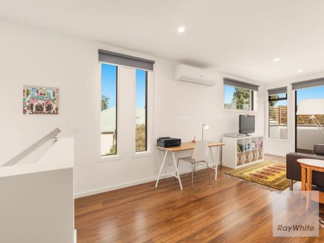 Townhouse for rent in Camerons Creek, Victoria