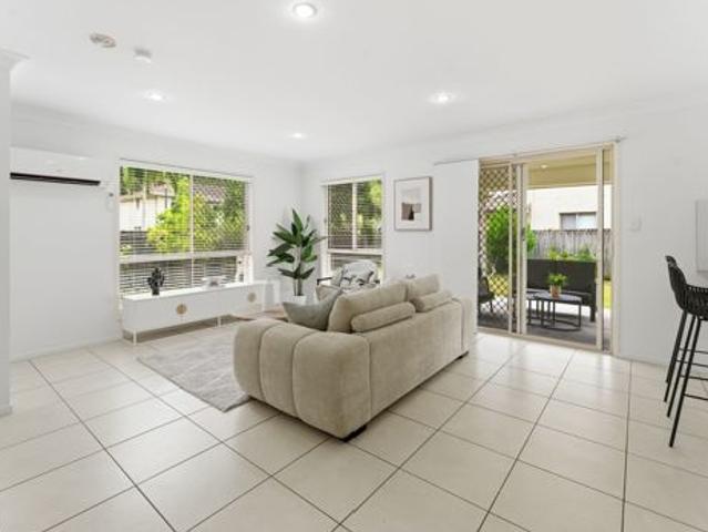 Townhouse for sale in Toombul, Queensland
