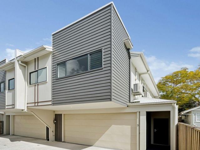 Townhouse for sale in Toombul, Queensland
