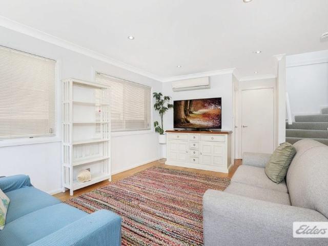 Townhouse for rent in Wollongong West, New South Wales