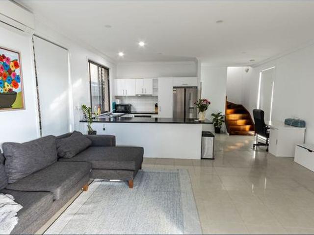 Townhouse for rent in Toombul, Queensland