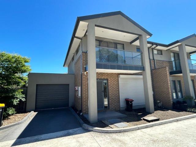 Townhouse for rent in Camerons Creek, Victoria
