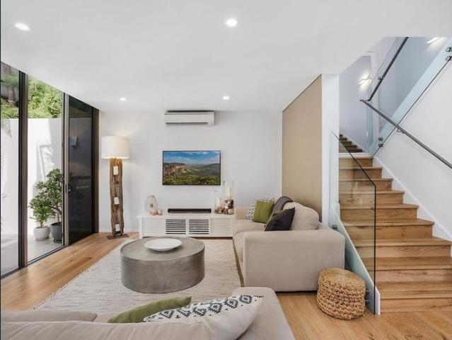 Townhouse for rent in Sutherland, New South Wales