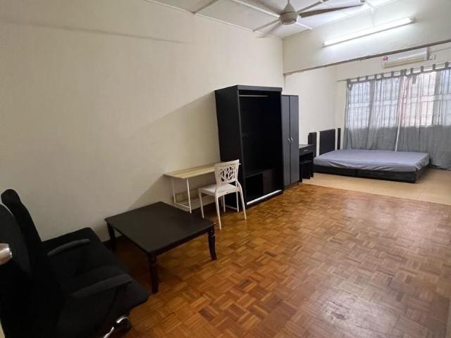 Room for rent in PJU 6, Petaling Jaya
