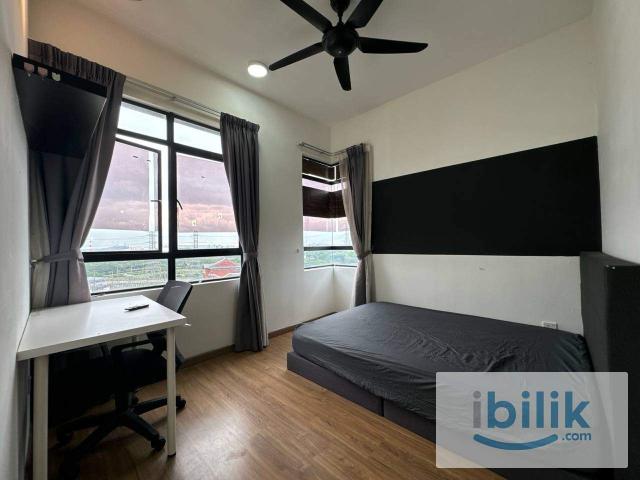 Room for rent in Petaling, Alam Impian