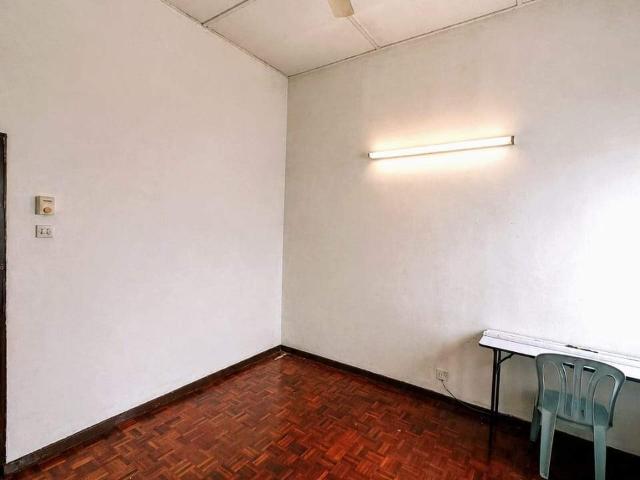 Room for rent in Petaling, Damansara Damai